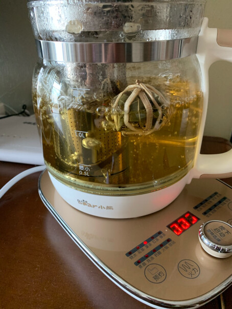 小熊养生壶热水壶煮茶器煮茶壶用久过滤隔、炖盅胶圈会变型，会有异味吗？