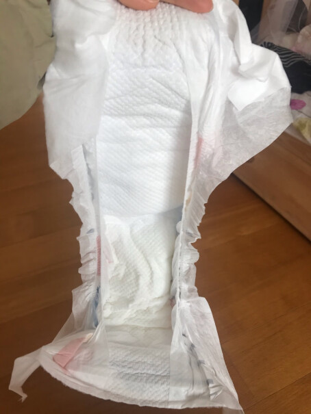 尿不湿纸尿裤babycare薄柔XL421217kg瞬吸夏天能用吗？是不是比air厚多了？