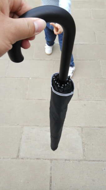 C'mon16骨长柄超大半自动伞这款雨伞真的一甩即干吗？