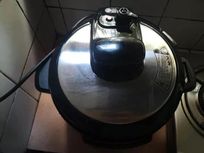 美的电压力锅家用5L双胆高压锅高压煮汤锅智能多功能电饭煲这个压力锅质量不错，物流也很怏，但是煮饭怎么不湿示时间呢？