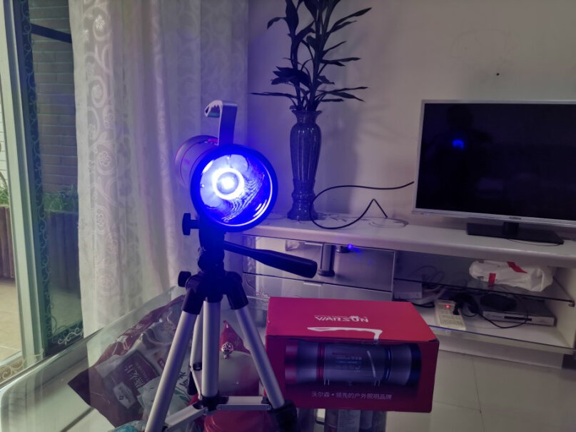 Warsun沃尔森投影仪迷你便携铝合金三脚架落地摄像机你好驱蚊子灯是哪个？