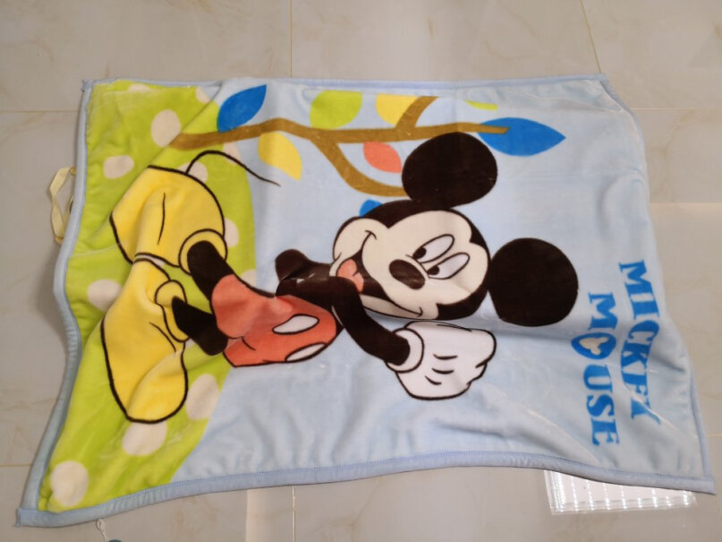 迪士尼宝宝Disney晚上15度穿个睡袋再盖这个被子会冷吗？