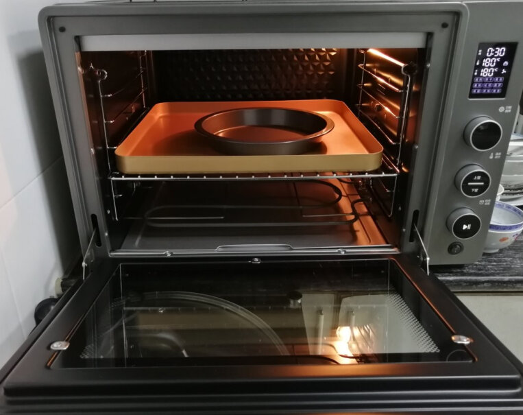 海氏电烤箱75升家用商用专业烘焙多功能大容量请问一下 这款如果用烤箱发酵会生锈吗？
