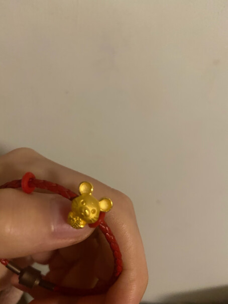六桂福珠宝黄金转运珠福运鼠3D硬金足金本命年转运珠手绳这个小金鼠带了没多久，绳子扣就松了，导致手链丢了，大家有遇到这种情况吗？