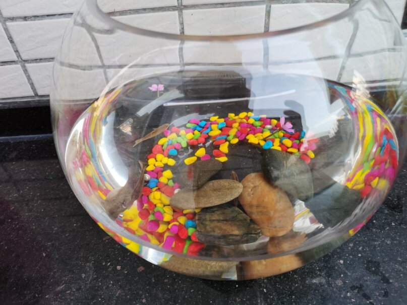 鱼麒麟玻璃金鱼缸小鱼缸买过的朋友们，这款30cm的鱼缸，壁口和底部厚度都一样吗？