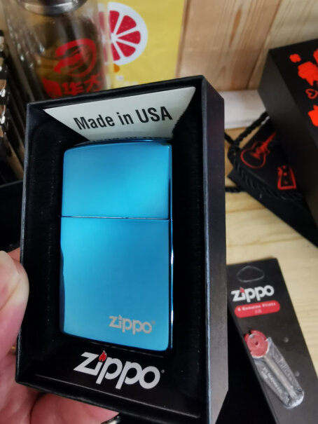 之宝Zippo打火机蓝宝商标容易有划痕嘛？