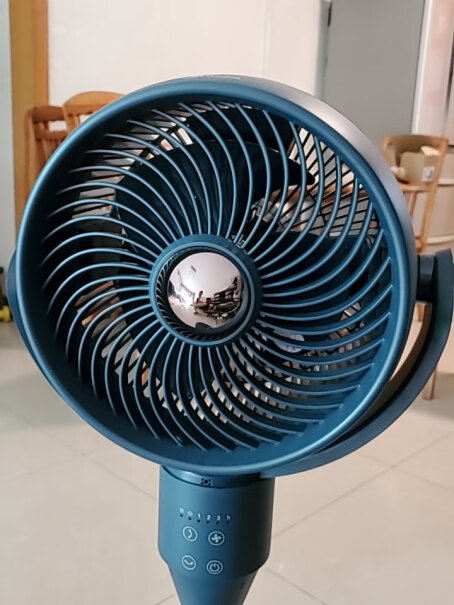 美的（Midea）星空系列3D自动摇头空气循环扇以前买的电扇夏天吹出来的风是热的，这个是什么样的风？