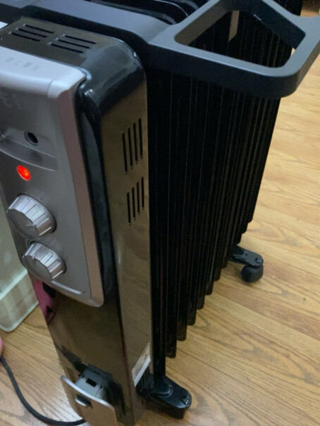 先锋Singfun取暖器电暖器电暖气片家用电热油汀13片全屋速暖低噪节能烘衣加湿DYT-Z2好用吗？？？会不会爱坏？