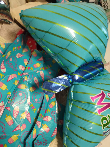 墨斗鱼气球粉色猫2999气球味儿大吗？