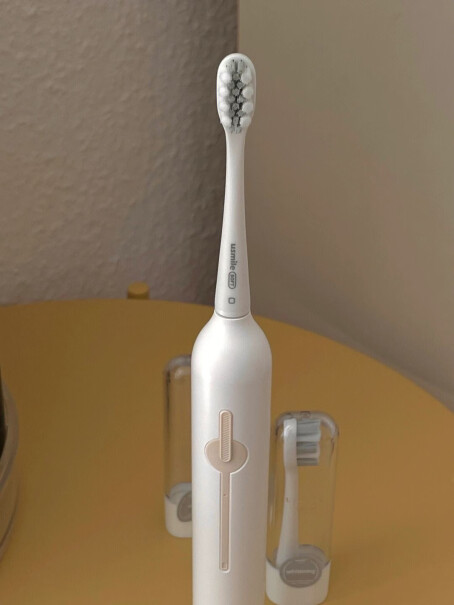 usmileP10手柄上的牙膏啧能水洗吗？