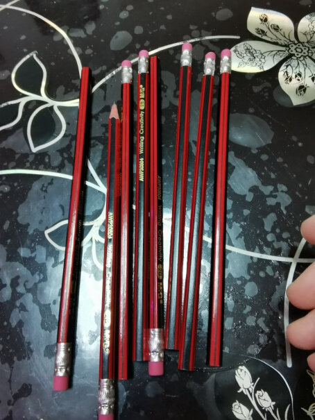 笔类晨光M&G文具2B六角木杆铅笔经典红黑抽条铅笔评测下怎么样！这样选不盲目？
