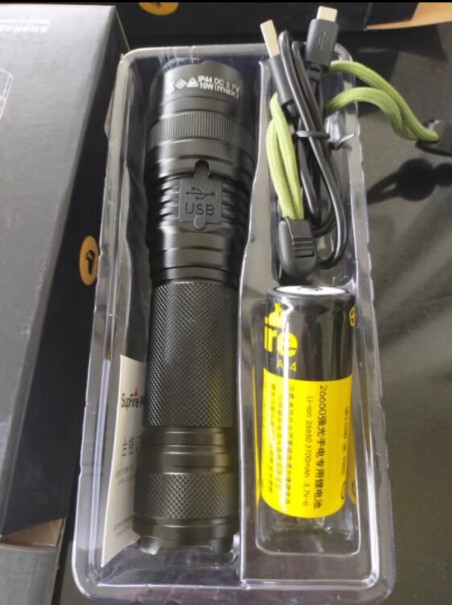 神火L26-S强光手电筒充电器没有插头 怎么用的？