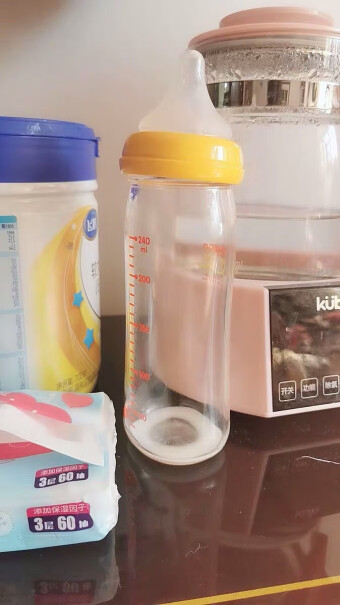 贝亲Pigeon硅胶玻璃奶瓶婴儿仿母乳新生儿宽口径240ml你好，问一下这个好配奶嘴吗？