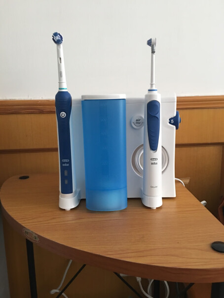 欧乐B电动冲牙器成人口腔护理洗牙器水牙线洗牙机OC20怎么安装在墙上的？