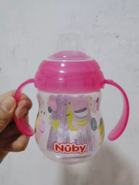 努比（Nuby儿童学饮杯这个杯子好用么宝宝1岁半会用么要咬着吸好吸么？