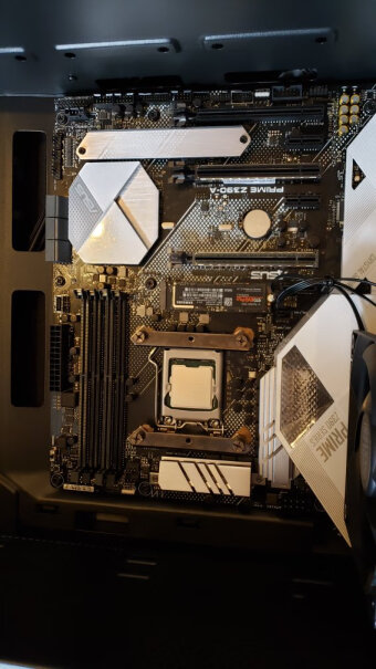 Intel i9-9900KF CPU处理器i9-9900KF九州风神CPU水冷索RTX2080 Super X-GAMING OC玩家国度ROG STRIX Z390-E 芝奇 皇家戟 32GB DDR4 3200三星500GB海盗船650w