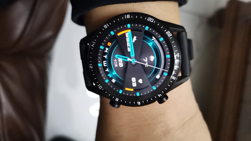 华为Watch GT 2运动手表46mm和佳明比怎么样？平时跑步比较多。