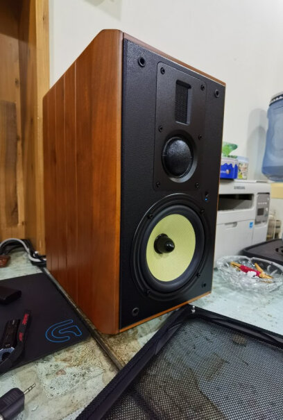 惠威M3AMKII+天龙DP-400木质书架有源蓝牙音响音箱有电流，杂音吗？