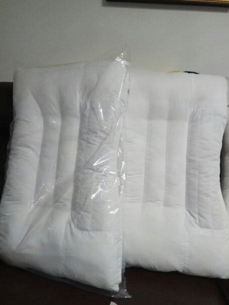 富安娜家纺圣之花枕头芯颈椎枕草本枕芯中枕的高度是多少？高枕的高度是多少？