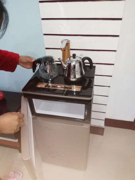 司迈特Q5茶吧机家用饮水机加大尺寸立式下置式温热型热水是在壶里烧还是哪里烧热？