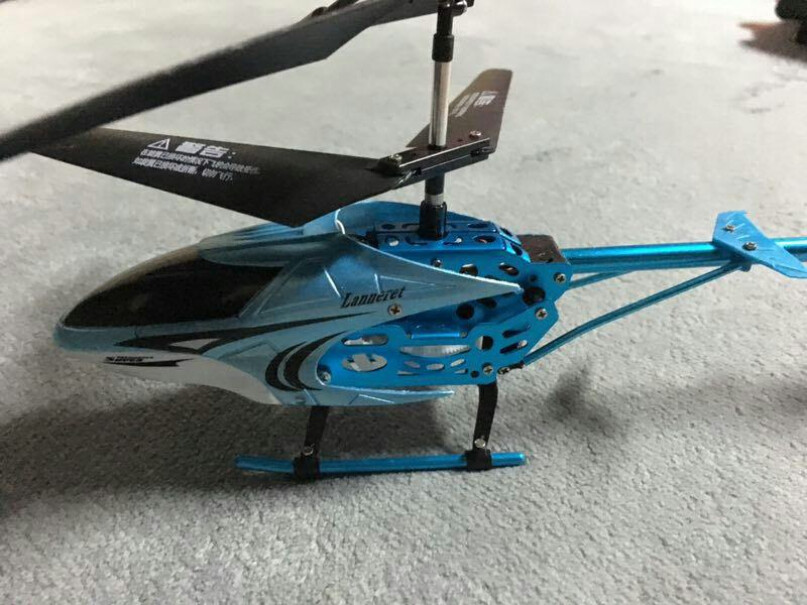 勾勾手遥控飞机玩具遥控合金耐摔遥控直升机男孩航模玩具飞机可以飞多高呀？