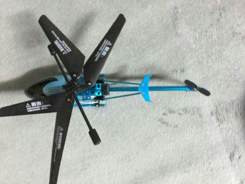 勾勾手遥控飞机玩具遥控合金耐摔遥控直升机男孩航模玩具飞机能飞多远啊！