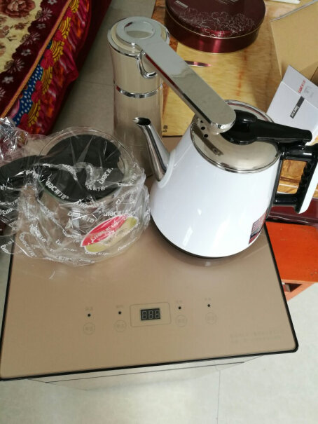 司迈特茶吧机家用智能下置水桶立式饮水机Q2土豪金纯净水大桶18L 能放进去吗？