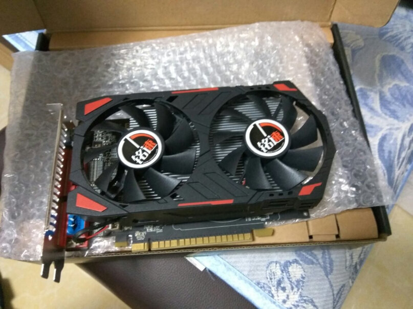 铭速GTX750ti 4G刀锋独显为何我在这家店买的鲁大师跑分1.6万，谁给我个解释风扇噪音太大了？