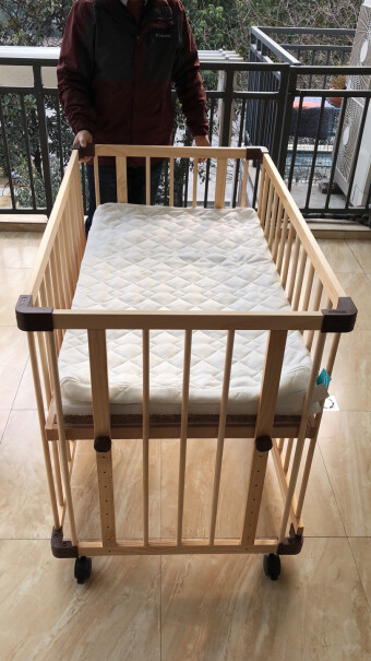 婴儿床farska全实木婴儿床评测哪款值得买,优缺点分析测评？