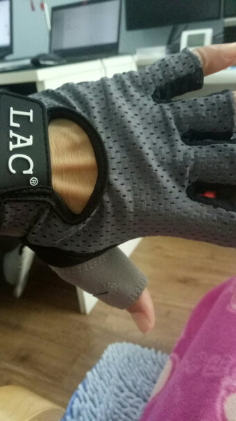 LAC健身手套男运动女护腕器械训练防滑透气夏半指单杠镂空透气我身高174.买什么尺寸的手套？