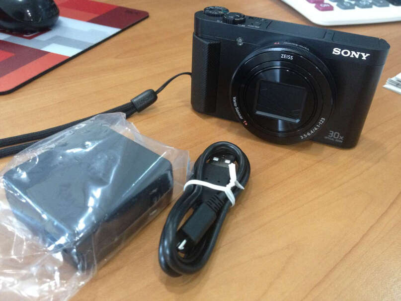 索尼DSC-HX60数码相机触屏是电容式的还是电阻式的？