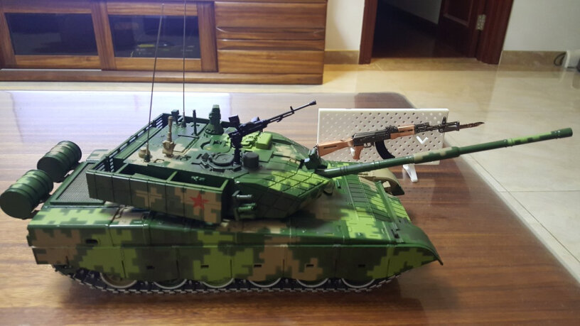 特尔博Terebo1：24中国99A主战坦克模型可以发射水弹吗？