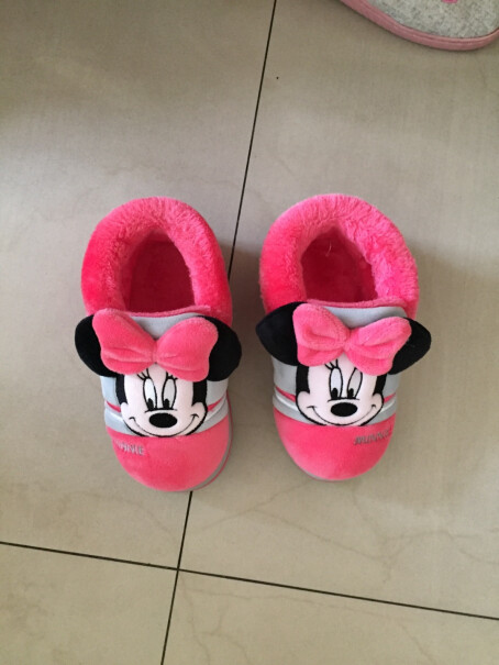 DISNEY迪士尼儿童拖鞋亲，平时穿32码的鞋，得买多大啊？