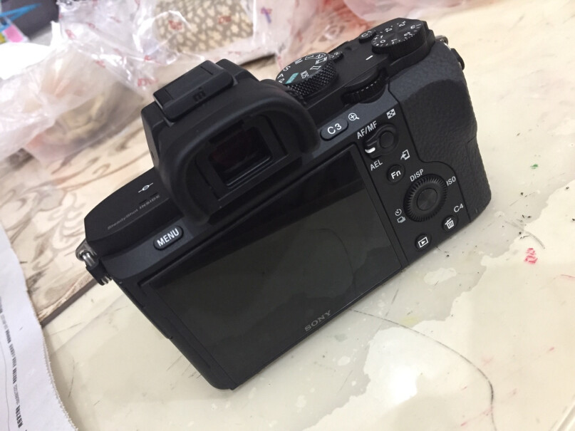SONY Alpha 7 II 微单相机这个相机图片是怎么进行放大缩小的？