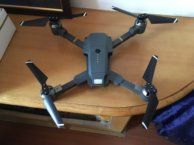 雅得XT-1航拍无人机玩具遥控飞机直升机可以手机操作吗？