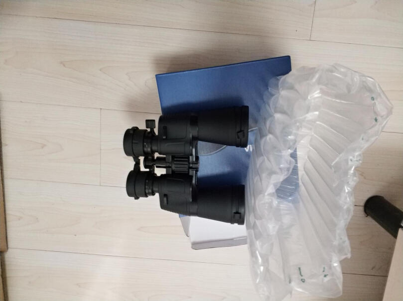 博冠猎手II7X50双筒望远镜我的望远镜买了，看东西怎么是双影看不清？