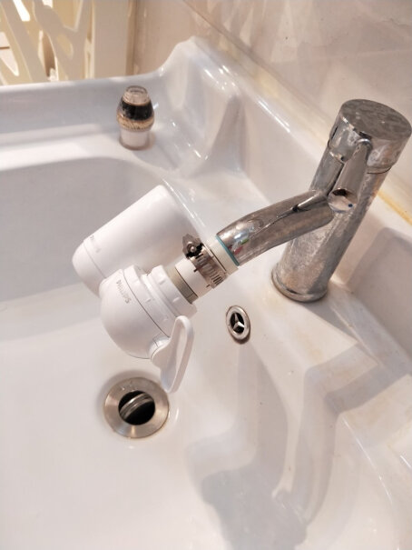 飞利浦水龙头净水器家用水龙头过滤器厨房自来水过滤器净水机过滤的出水流量是不是很小？