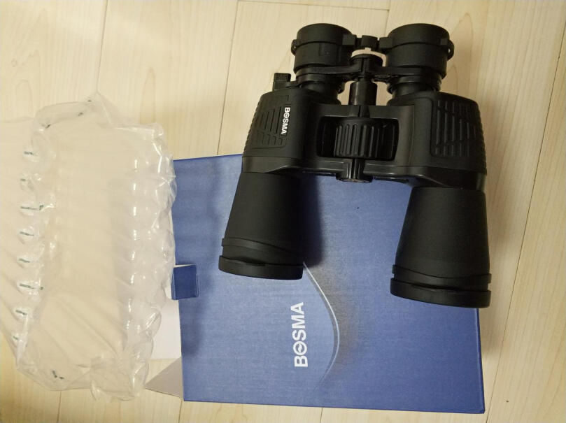 博冠猎手II7X50双筒望远镜请问这个有三脚架卖吗？