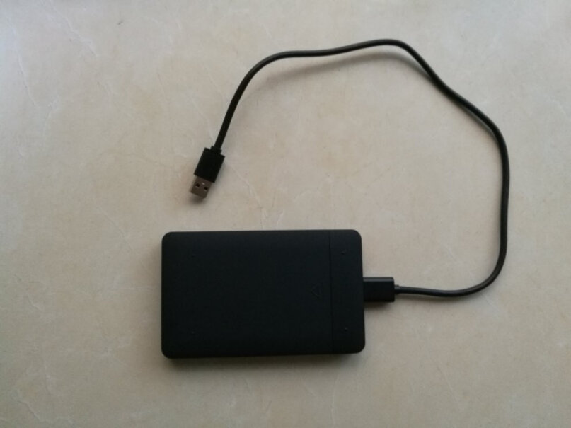 绿联移动硬盘盒USB3.0 2.5英寸黑色台式机的硬盘可以用吗？