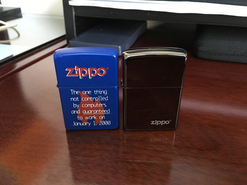 之宝Zippo打火机礼盒套装黑裂漆236套装外形时尚吗？