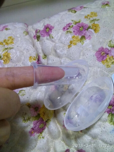 婴儿口腔清洁亲亲我儿童牙刷U型硅胶软毛套装质量好吗,质量好吗？