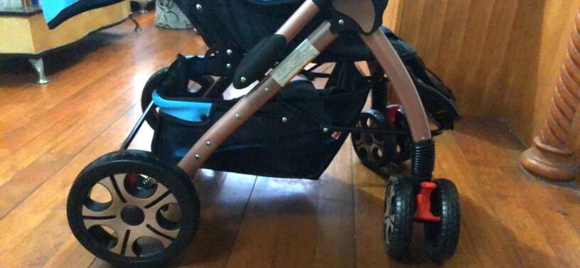 豪威婴儿推车双向避震可躺可坐小孩子儿童手推车轻便折叠这个婴儿车的里边的内镜那个睡觉的时候，那个长宽尺度是多少？