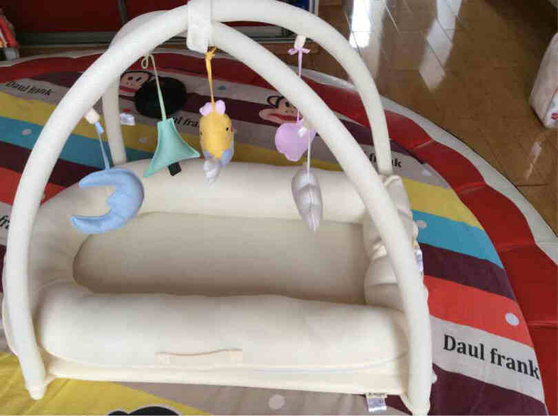 斯达露娜婴儿床中床便携式可拆洗新生儿BB宝宝仿生床有没有蚊帐什么的，会不会太软宝宝陷进去了，对宝宝发育不好？