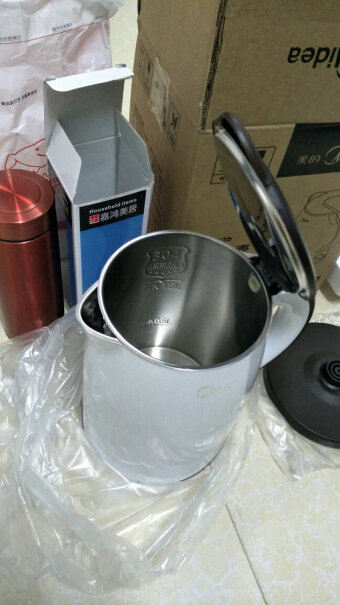 美的电热水壶304不锈钢倒水时会洒水吗？