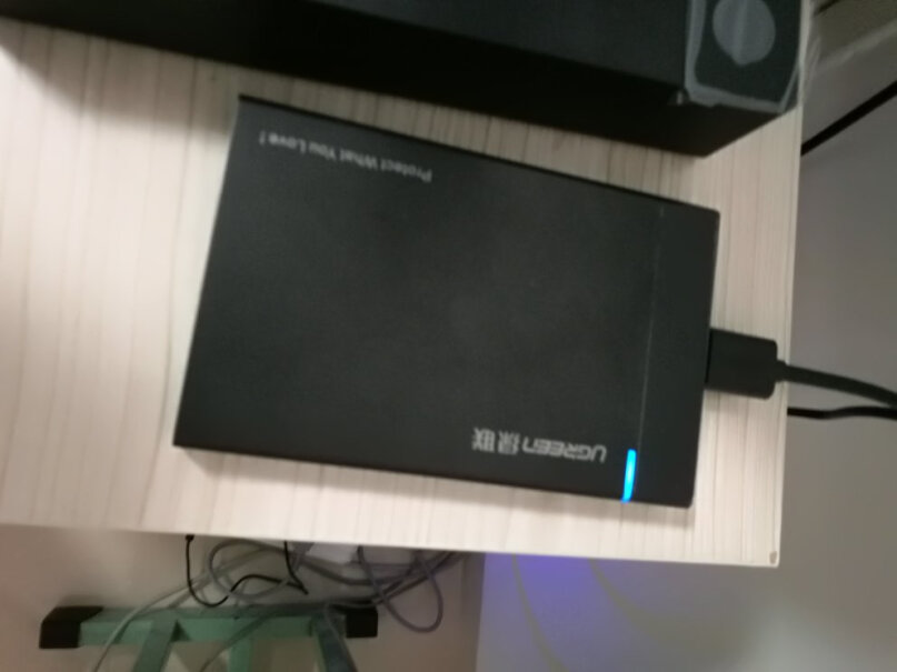 绿联移动硬盘盒USB3.0 2.5英寸黑色连线两端都是usb 3.0 接口？