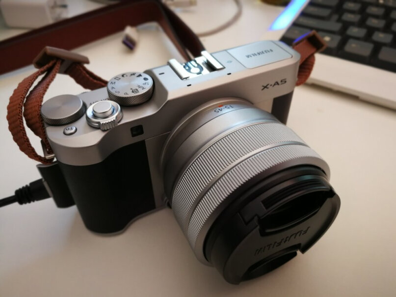 微单相机富士XA5微单套机（星光棕）这就是评测结果！哪款性价比更好？