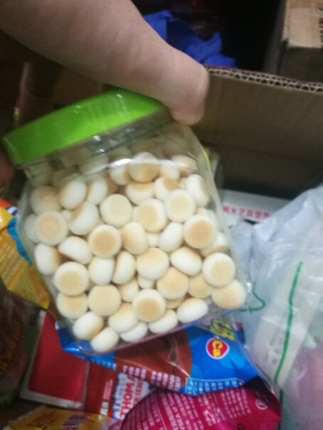 禾泱泱宝宝零食请问是咸味的零食吗？