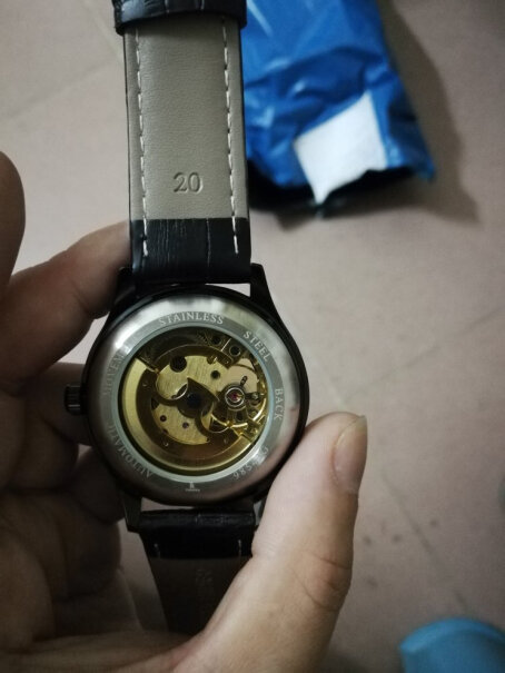 阿帕琦IK手表镂空全自动夜光机械表我，以前是修手表的，真的难以相信，这个价格能买到，这样的手表，除非天上掉钱钱。