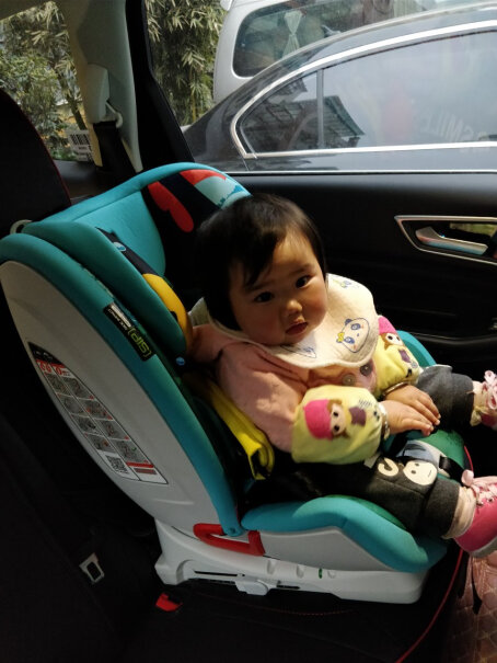 感恩儿童汽车安全座椅9个月-12岁宝宝座椅第二件半价，有兴趣的一起来。