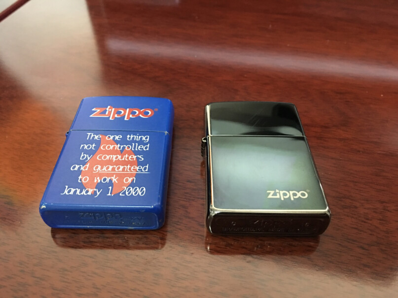 之宝Zippo打火机礼盒套装黑裂漆236套装拿吸铁石吸内胆，不是不锈钢的吗，为什么能吸住？